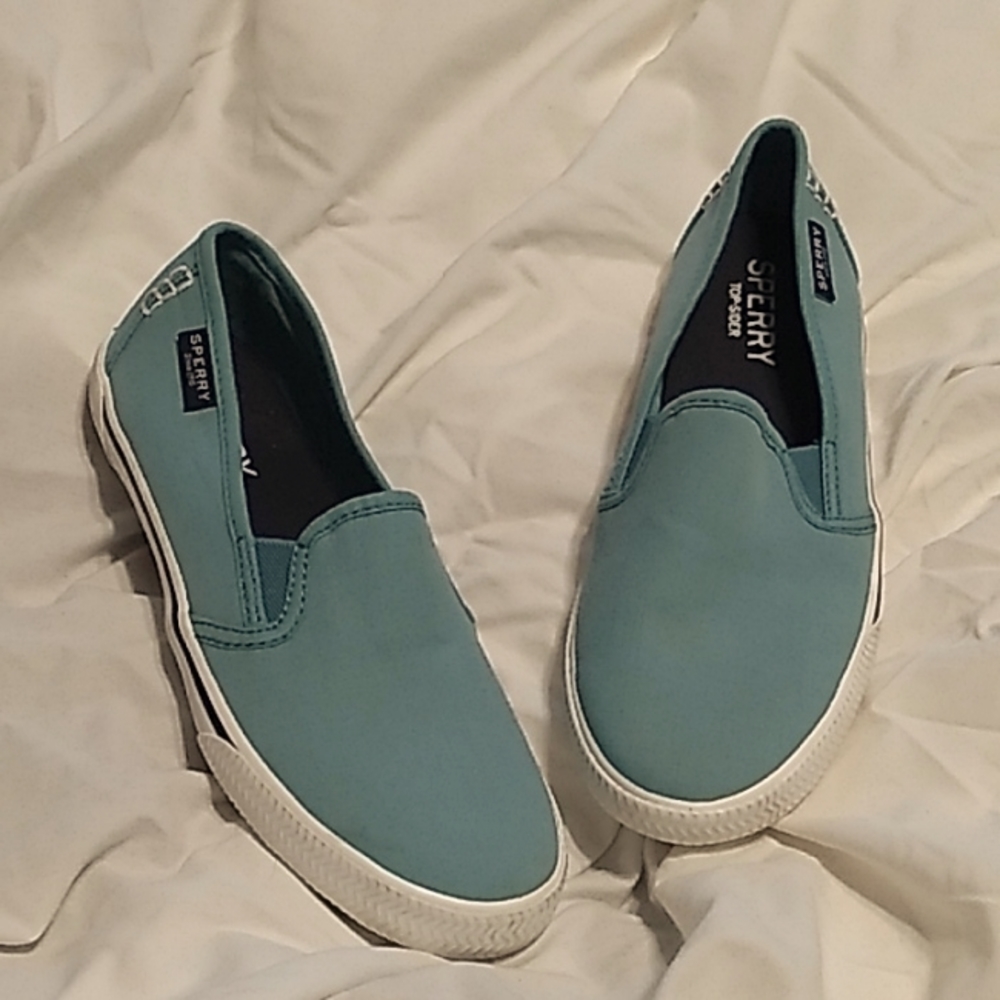 🩵💙💚Women's SPERRY aqua color slip on shoes size 7.5. EUC!!!🩵💙💚